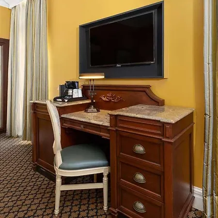 Lafayette Luxurban. Trademark-3